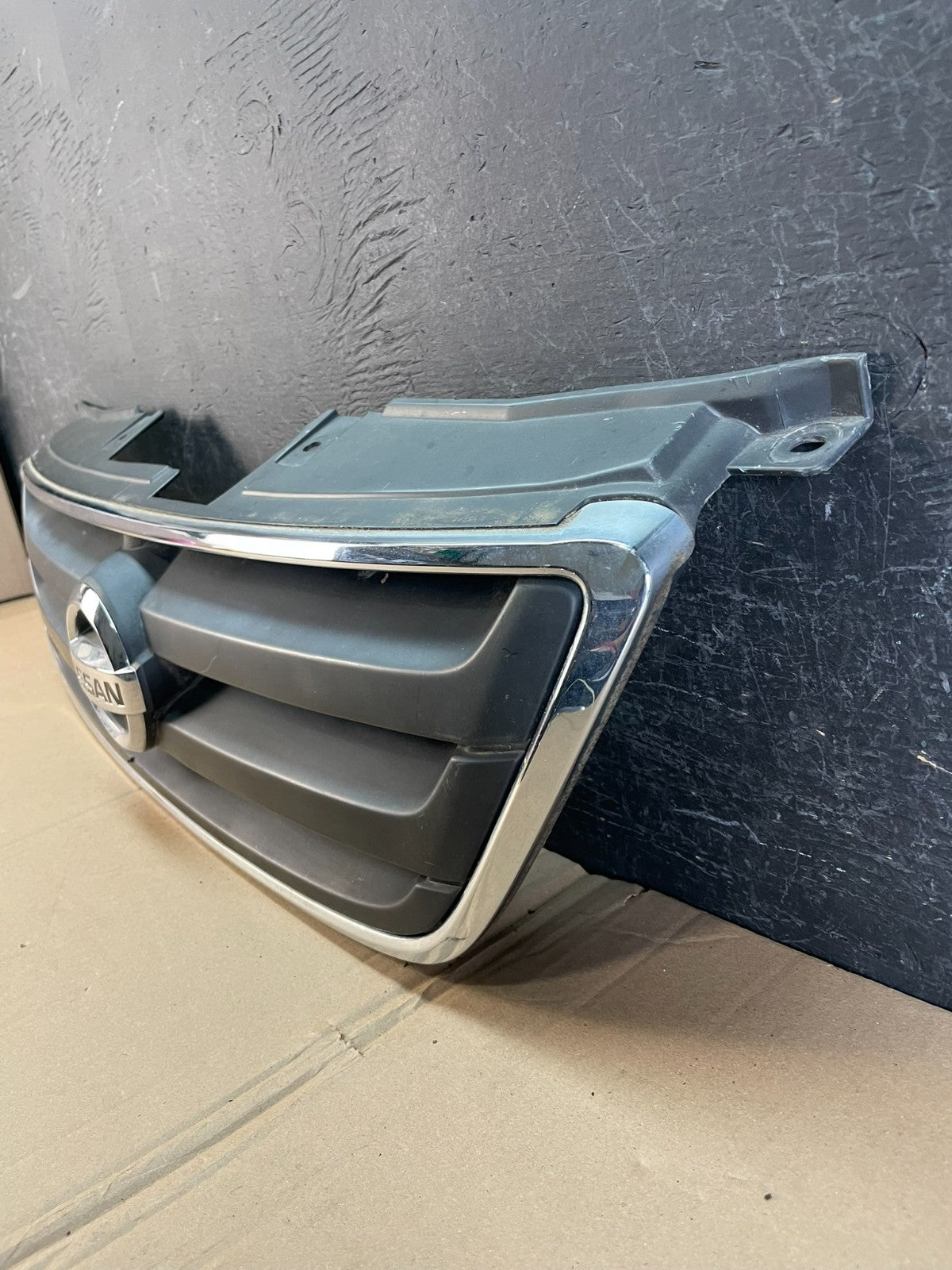 2002 2003 2004 Nissan Altima Front Upper Grill Grille AD8341 DG1