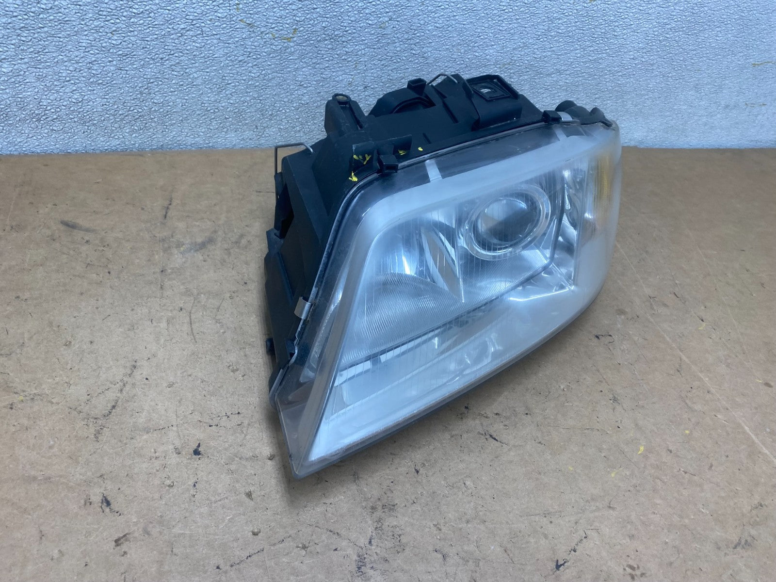2002 to 2004 Audi A6 Left Driver LH Side Xenon HID Headlight OEM X5535 DW2
