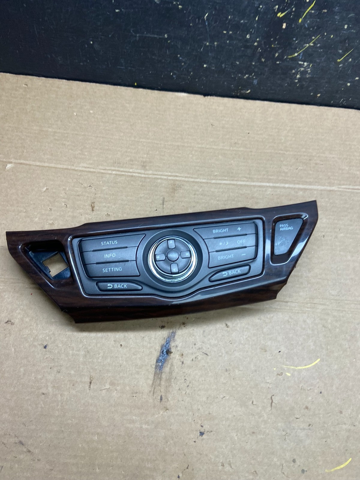 2013 to 2015 Nissan Pathfinder Information Display Control OEM W6513 DG0