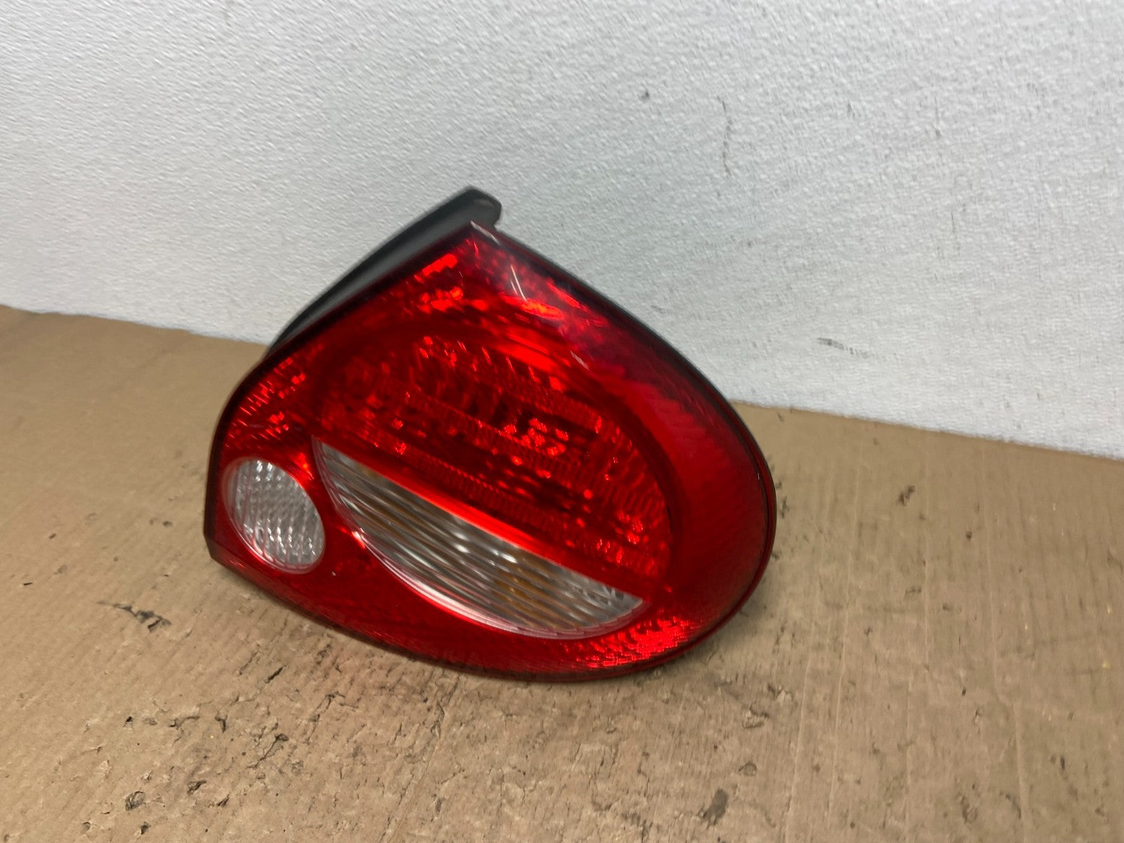 2000 to 2001 Nissan Maxima Right Passenger Rh Side Tail Light OEM AB9891 DW1