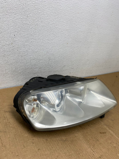 2004 to 2007 Volkswagen Touareg Right Passenger Halogen Headlight AA4296 DW2