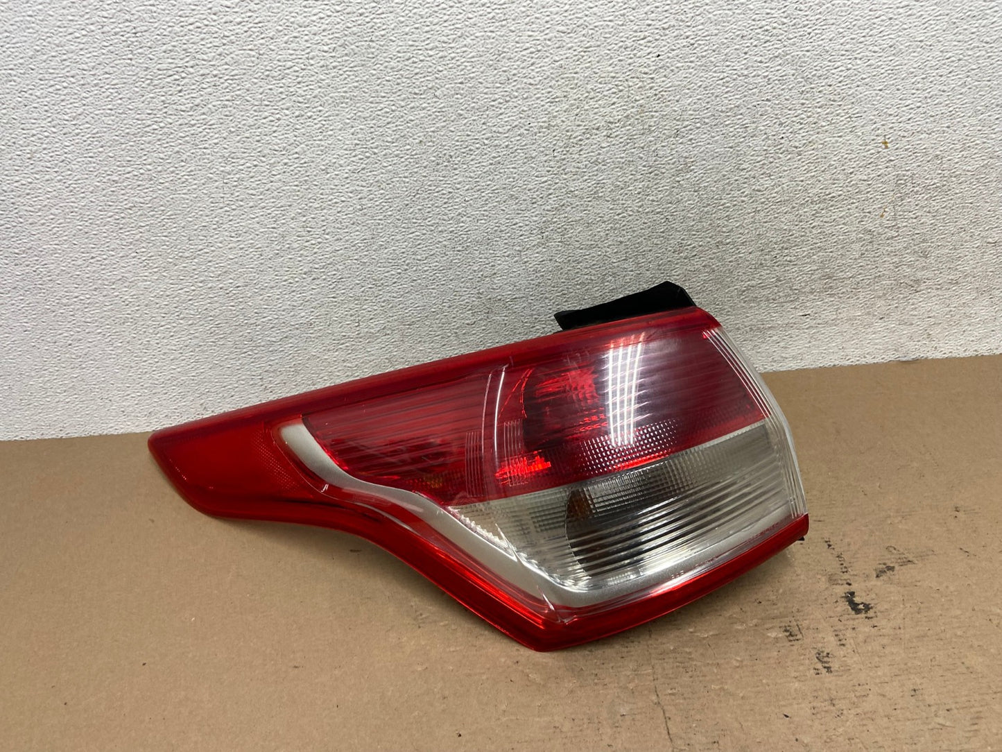 2013 to 2016 Ford Escape Left Driver LH Side Tail Light AF4589 LK0