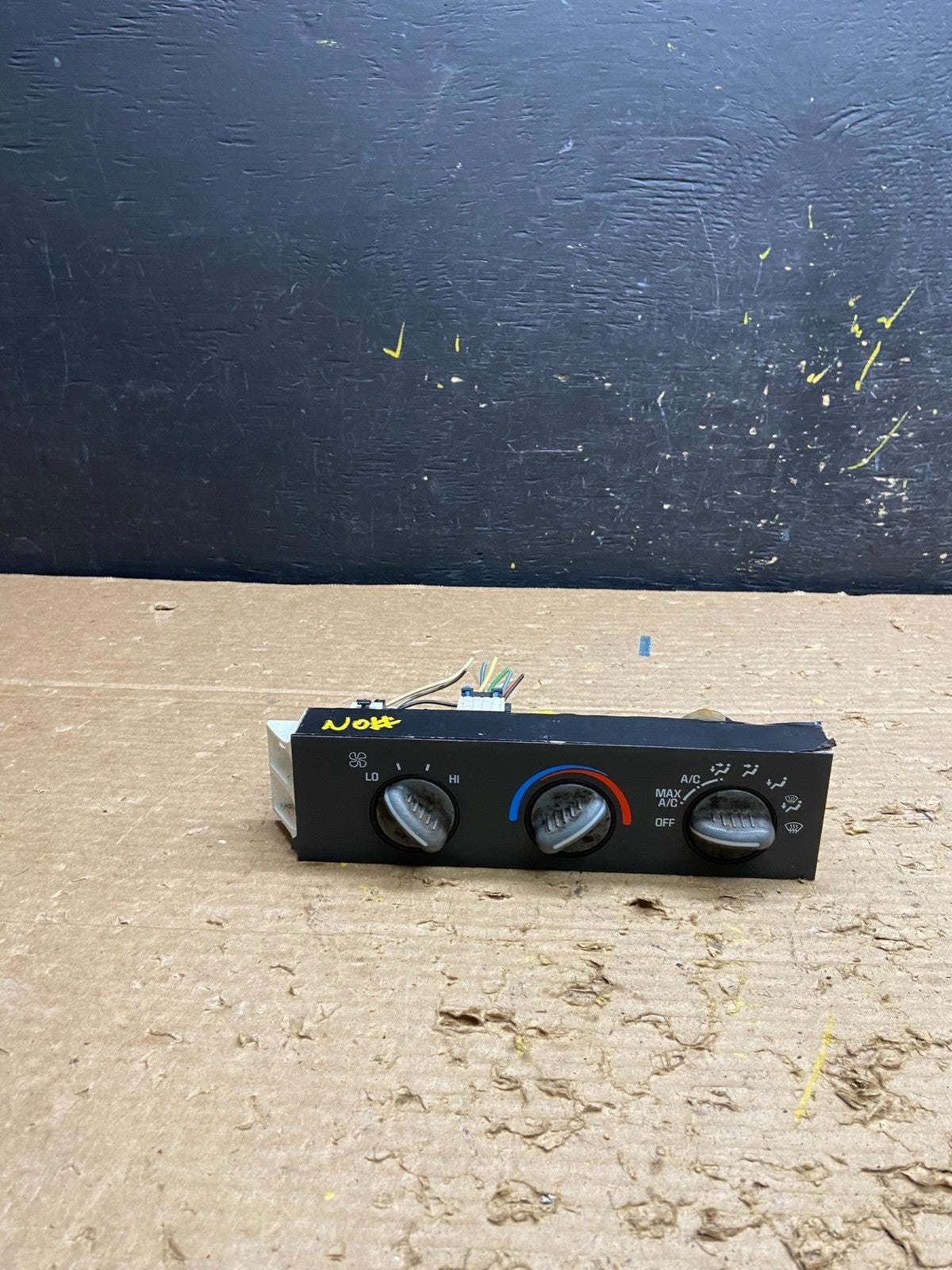 2001 - 2007 GMC Chevrolet Express 1500 Climate Control A/C W6408 DG0