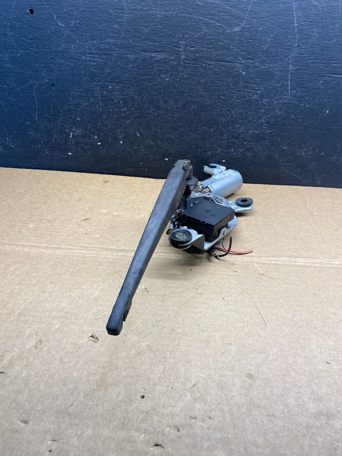 2004 to 2010 BMW X3 E83 Rear Windshield Wiper Motor AF5341 DG3