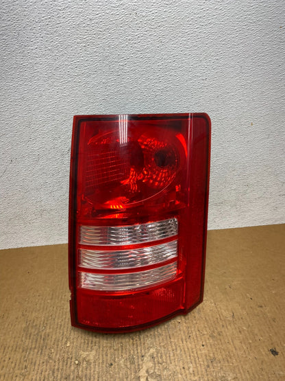 2008 - 2010 Chrysler Town And Country Right Passenger Tail Light AE2819 DW0