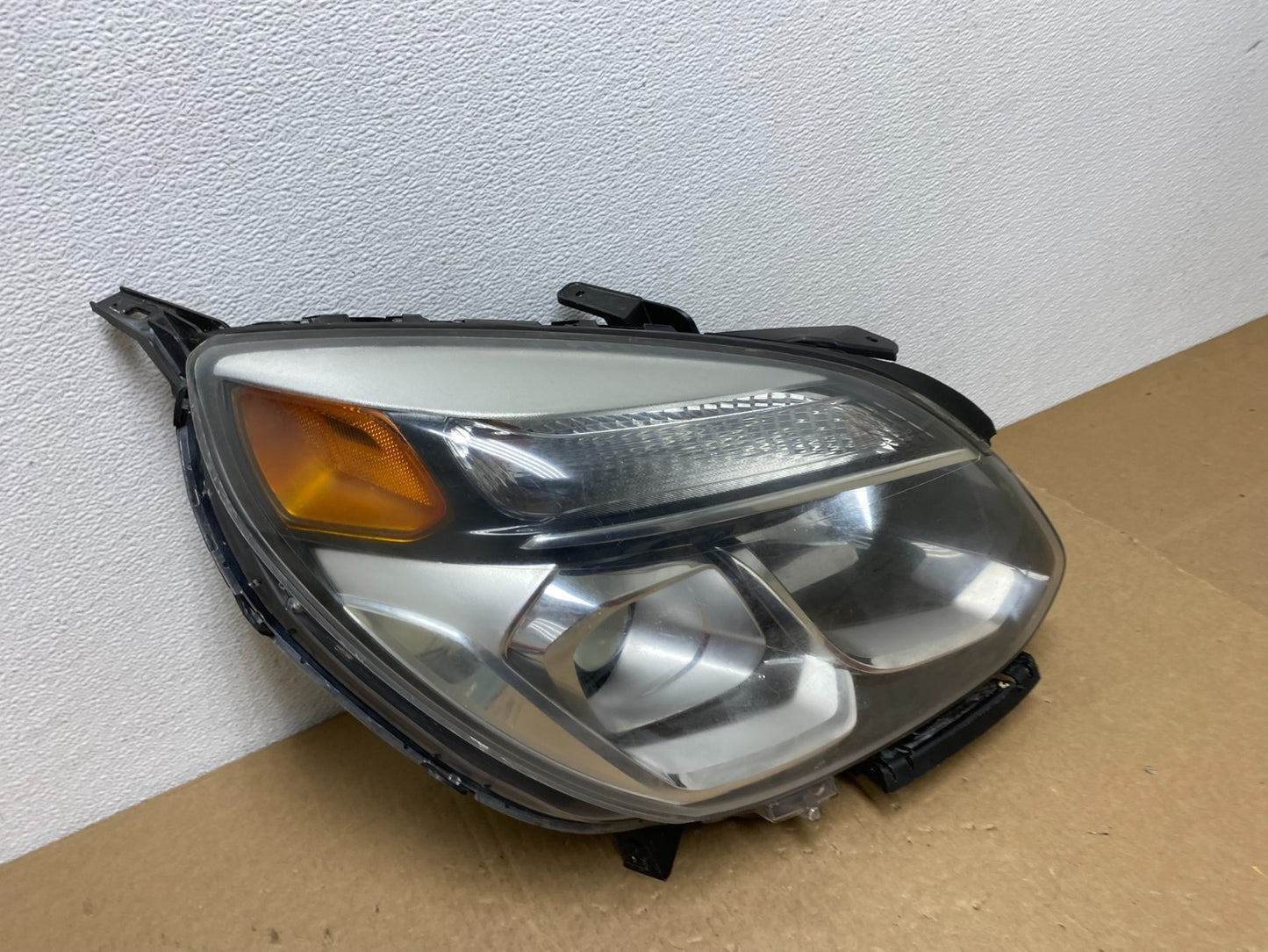 2016-2018 Chevrolet Equinox Right Passenger RH Halogen Headlight Oem AC1262 DW2