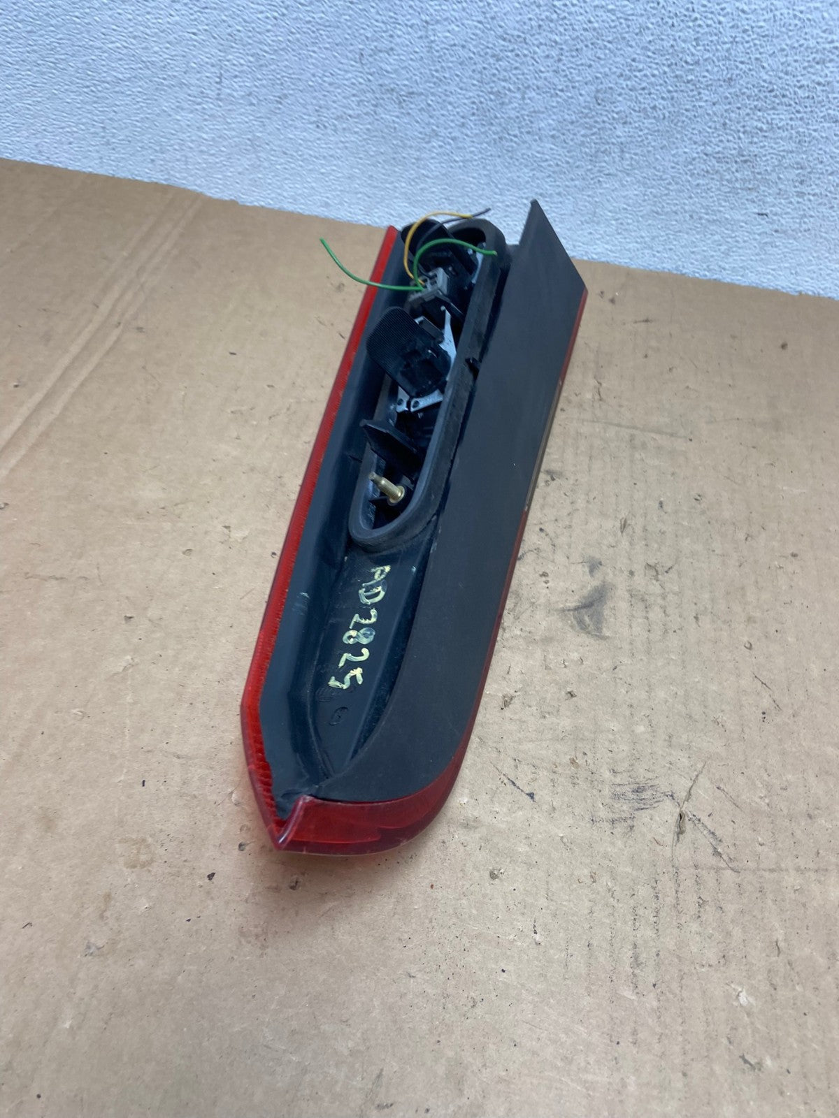 2001 - 2004 Volvo XC70 V70 Left Driver LH Side Tail Light Upper AD2825 LK8