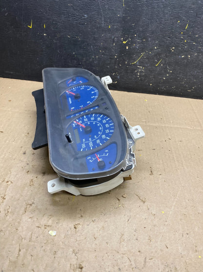 2001 2003 Toyota Sienna Speedometer Cluster Gauge u4863 DG3
