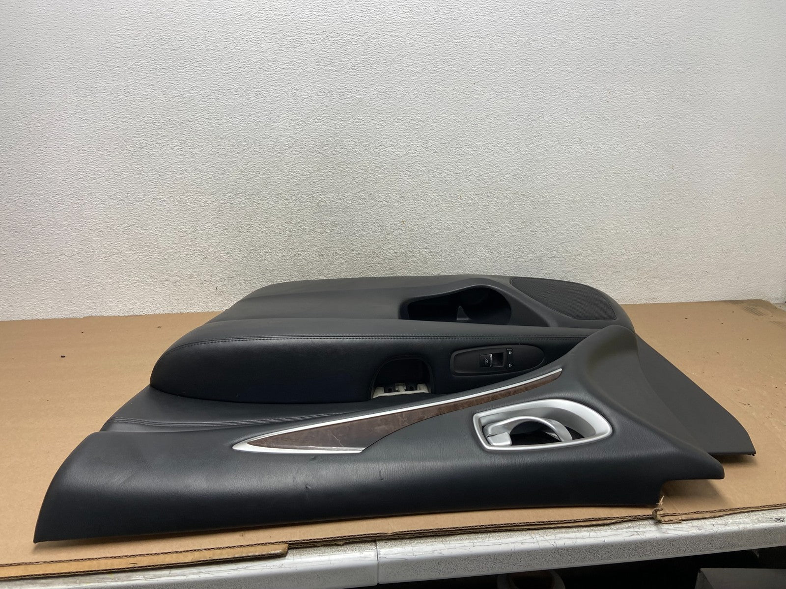 2013 2015 Infiniti JX35 QX60 Front Right Passenger Door Trim Panel AG4510 DG6