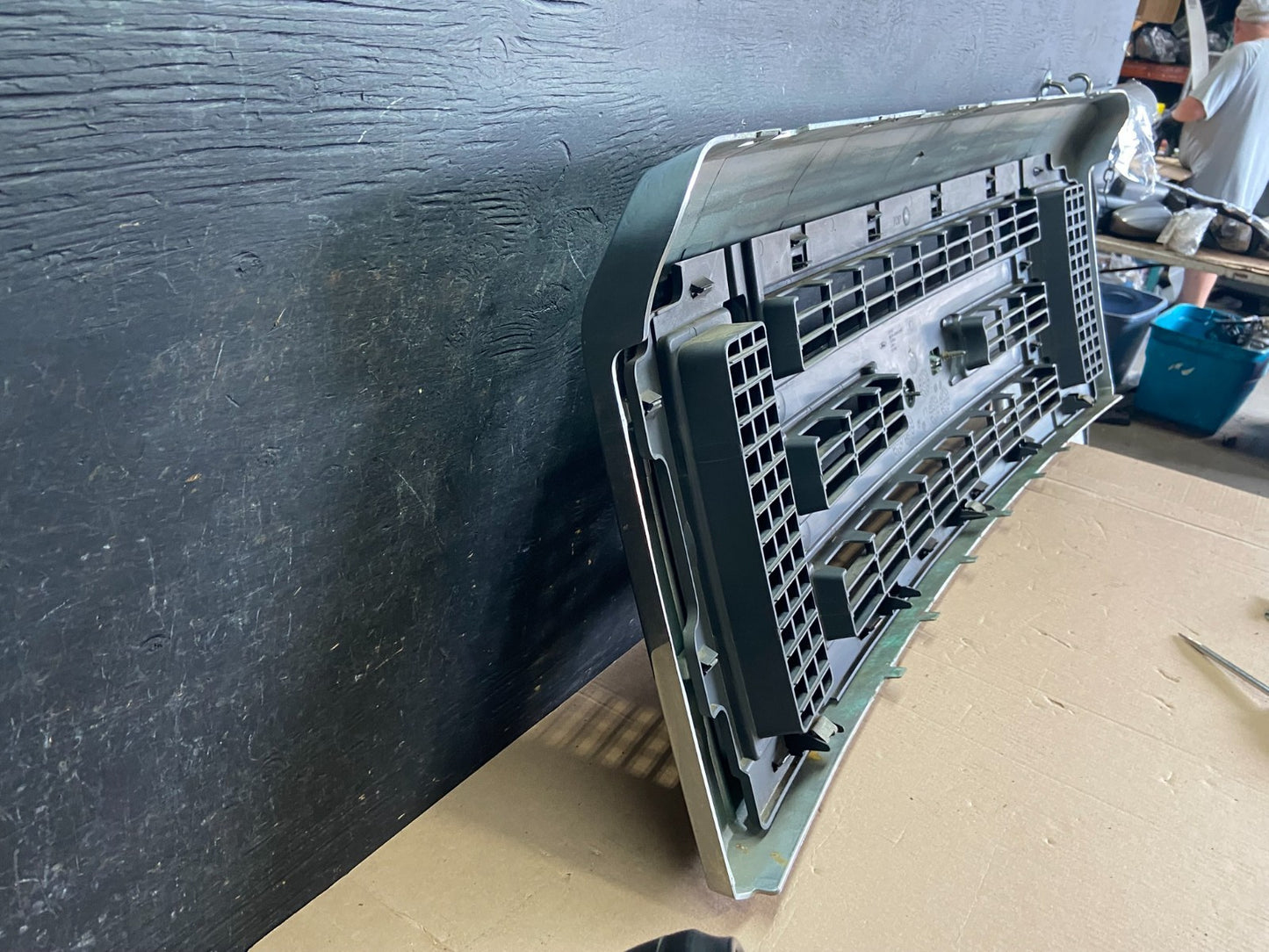 2008 to 2014 Ford Econoline E150 E250 Front Upper Chrome Grill Grille P3978 DG8