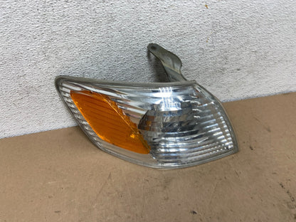 2000 - 2001 Toyota Camry Front Right Passenger RH Turn Signal AF4941 DW0