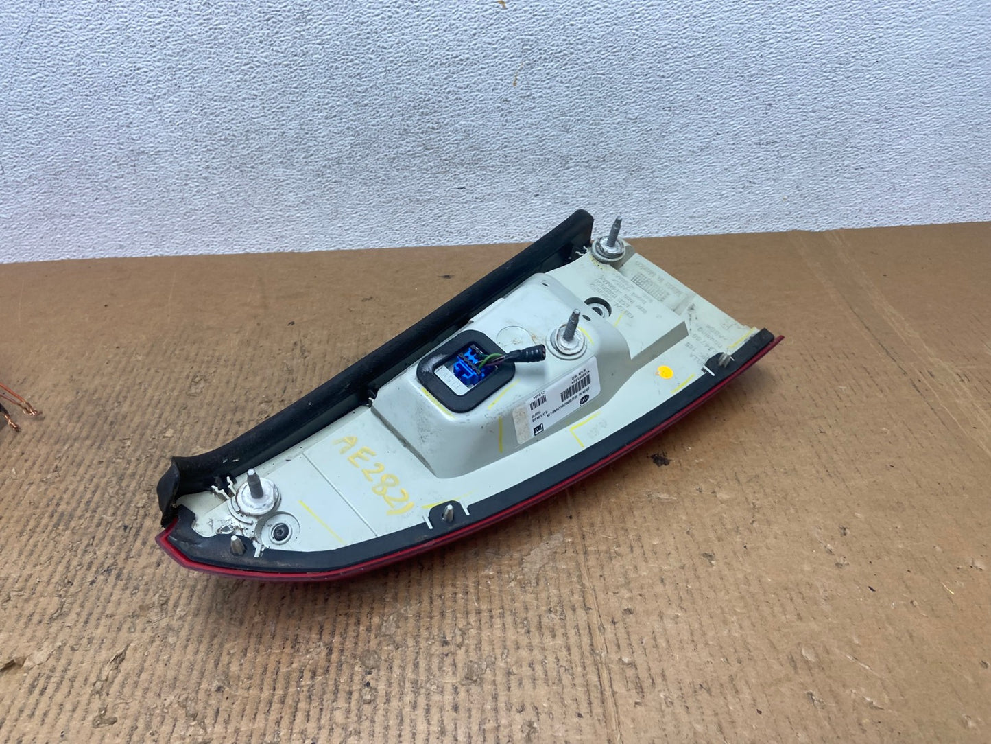 2006 to 2011 Cadillac DTS Right Passenger Rh Side LED Tail light AE2821 LK5