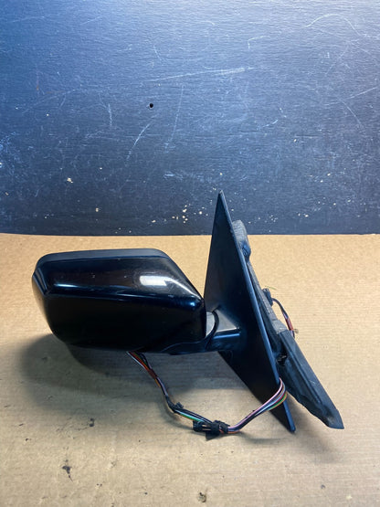 2001 to 2006 BMW 325i Right Passenger Side View Door Mirror OEM Z9112 DG0