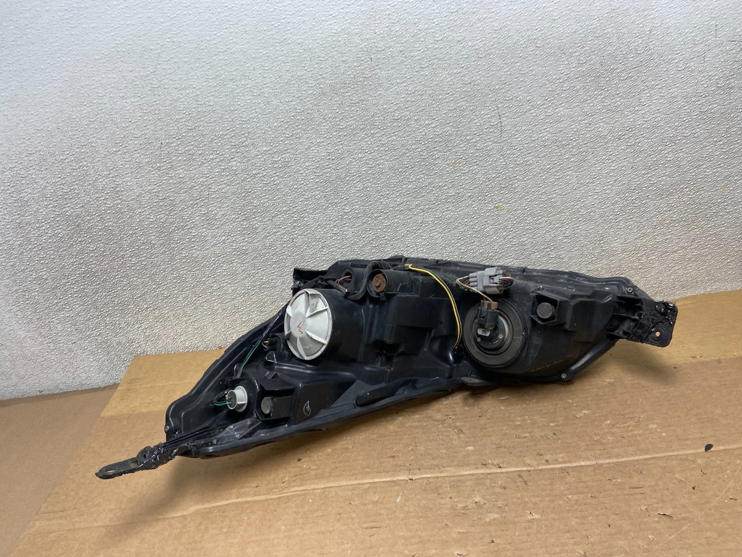 2010-2012 Subaru Legacy Outback Right Passenger Headlight Oem AB5181 DW8