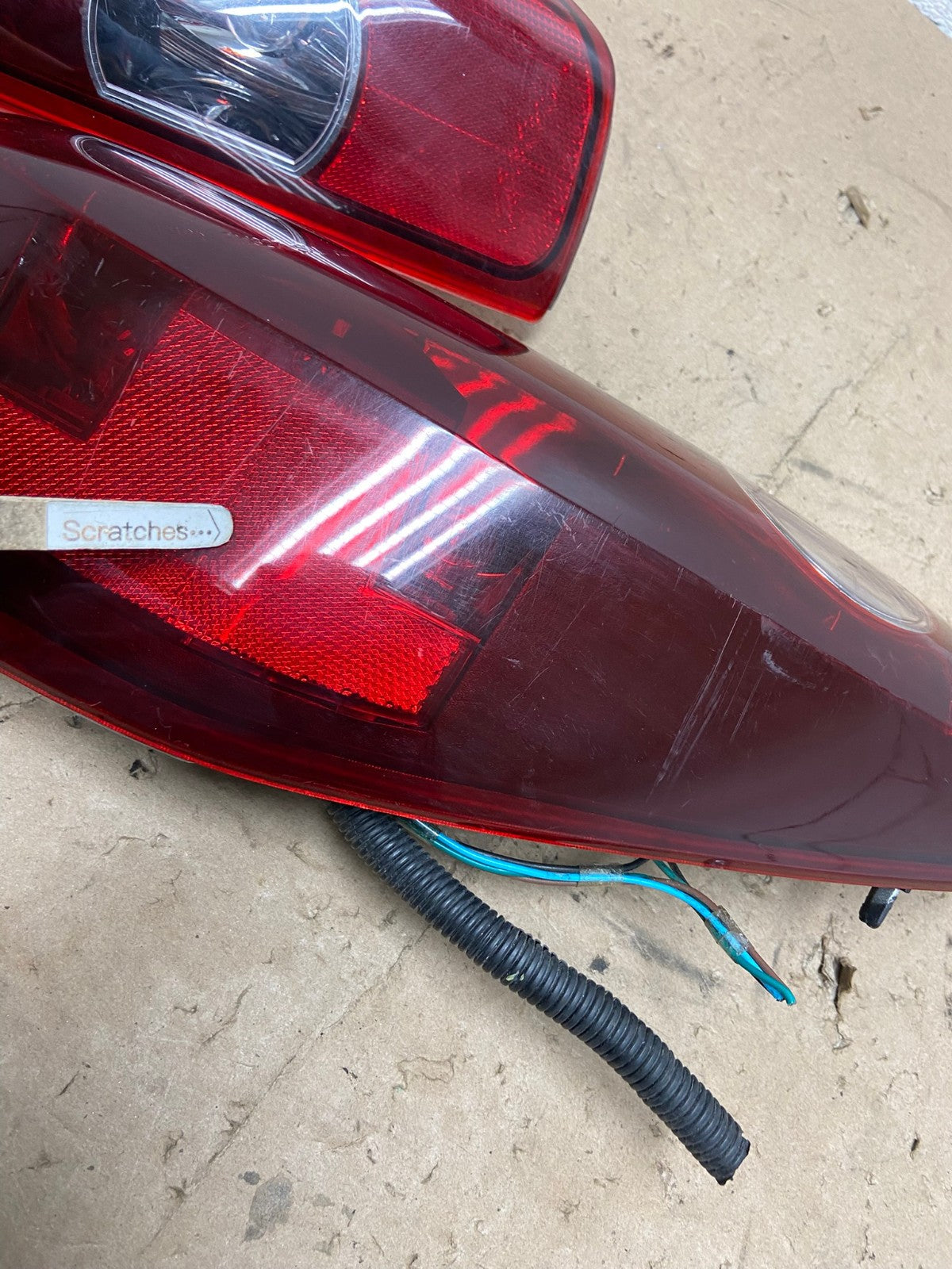 2004 to 2012 Chevrolet Colorado GMC Canyon Left+Right Set Tail Lights AG5671 LK4