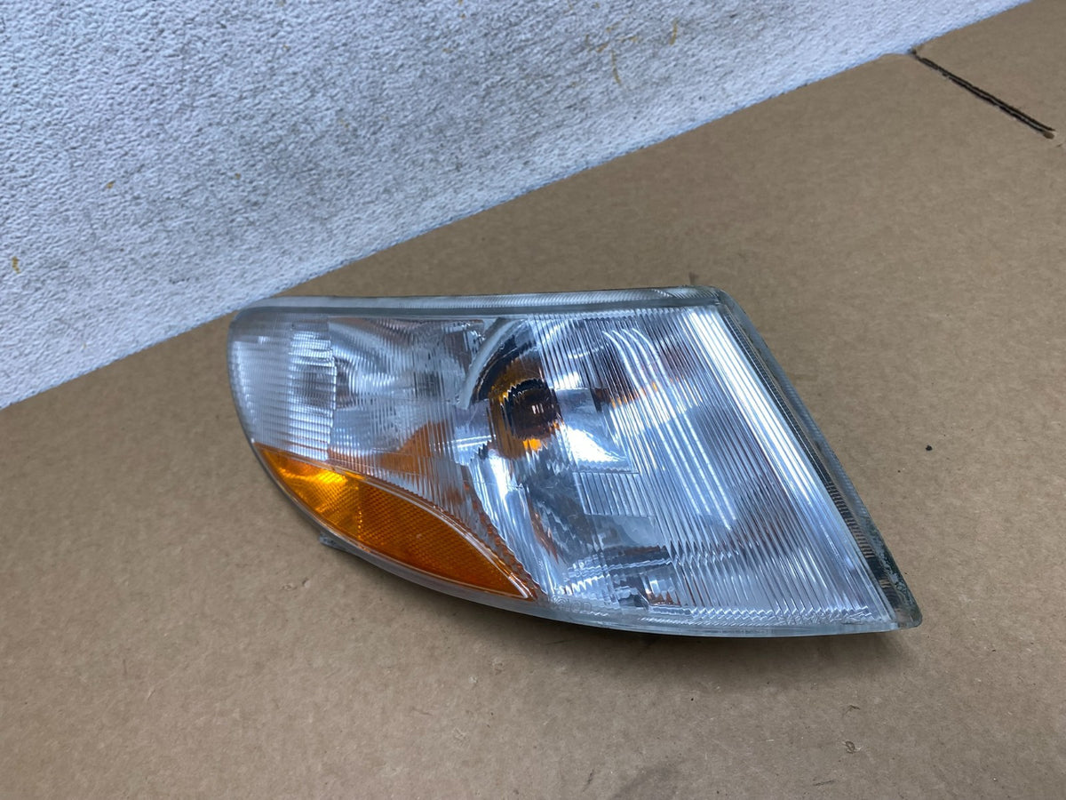 1999 to 2003 Saab 9-3 Front Right Passenger RH Side Turn Signal AI2605 DW1