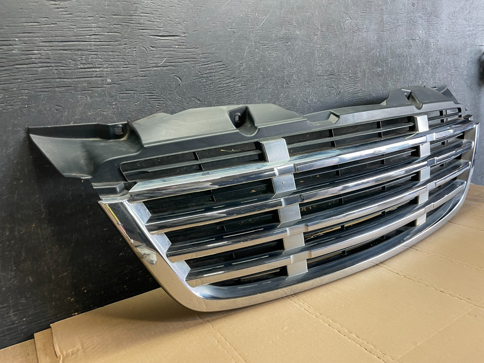 2009 to 2011 Freightliner Sprinter Front Upper Chrome Grill Grille aa6177 DG1