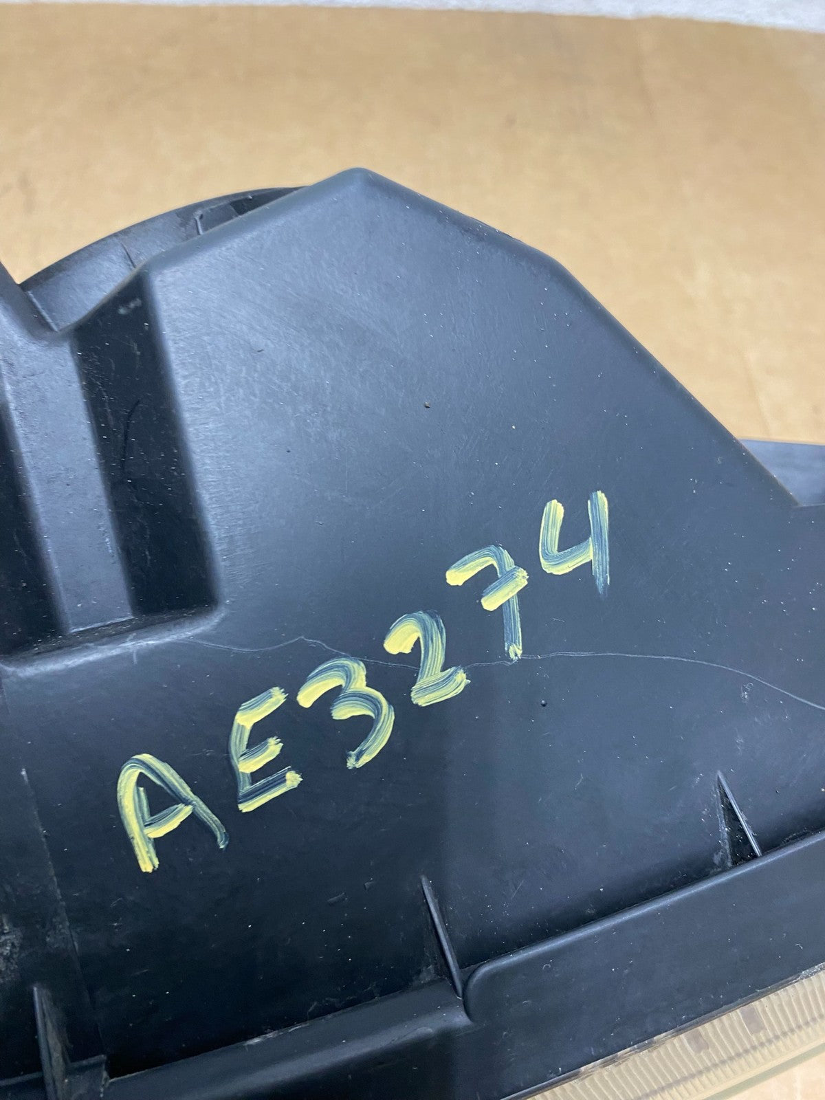 2004-2005 Toyota Sienna Left Driver LH Side Halogen Headlight AE3274 DW9