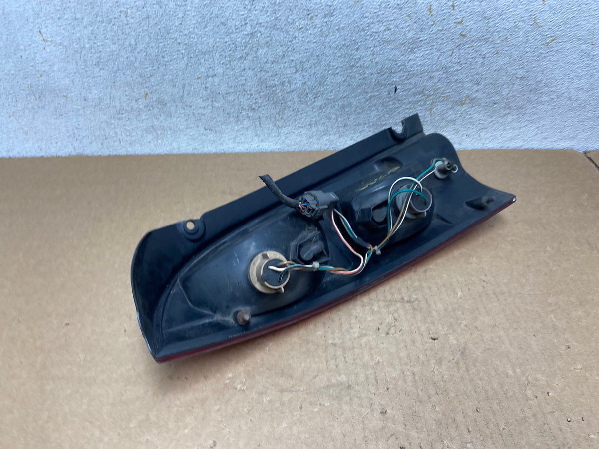 2001 to 2002 Nissan Quest Right Passenger Rh Side Tail Light AI3389 LK6