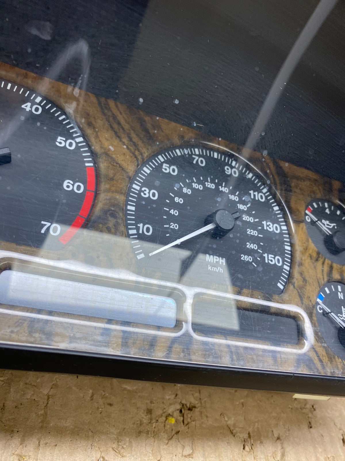 1990-1992 Jaguar XJ40 XJ6 Instrument Cluster Gauge Speedometer V7551 DG3