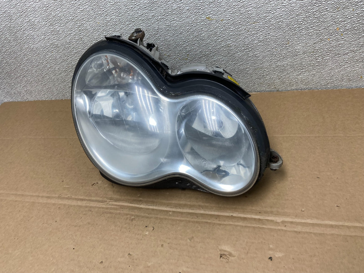 2005 to 2007 Mercedes-Benz C-Class Right Passenger Side Headlight AB3492 DW1