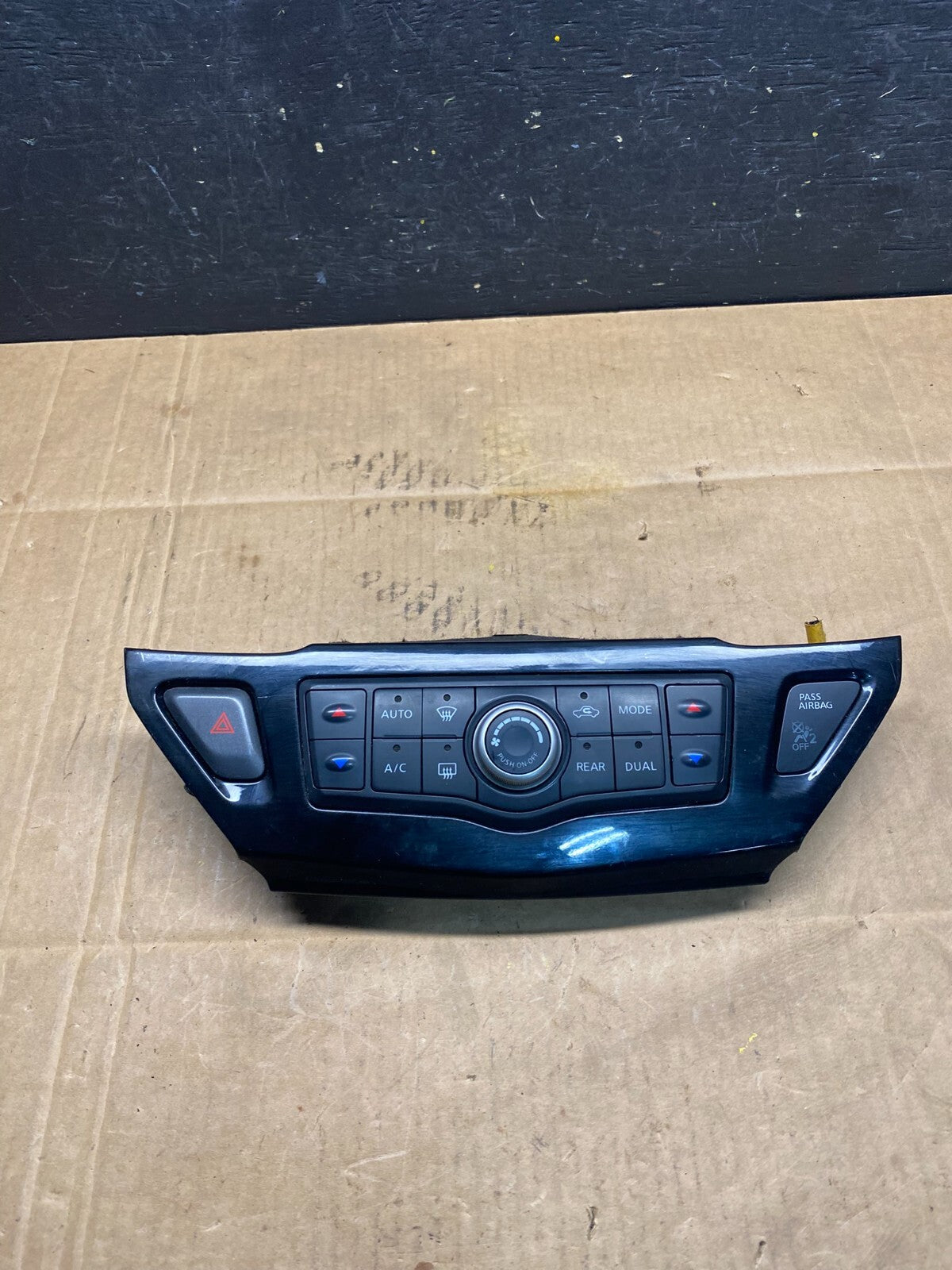 2013 to 2018 Nissan Pathfinder Radio Audio Climate Control OEM o1334 DG0