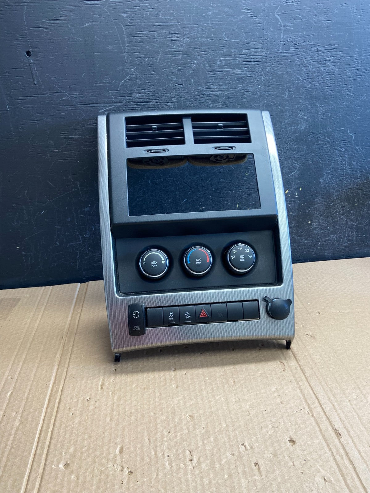 2008 to 2012 Jeep Liberty Dash Climate Temperature Control Radio Bezel AF6172 DG0