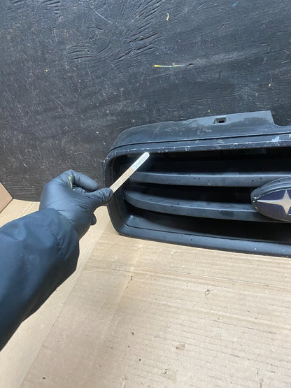 2003 to 2005 Subaru Forester Front Upper Grill Grille Oem V2841DG7
