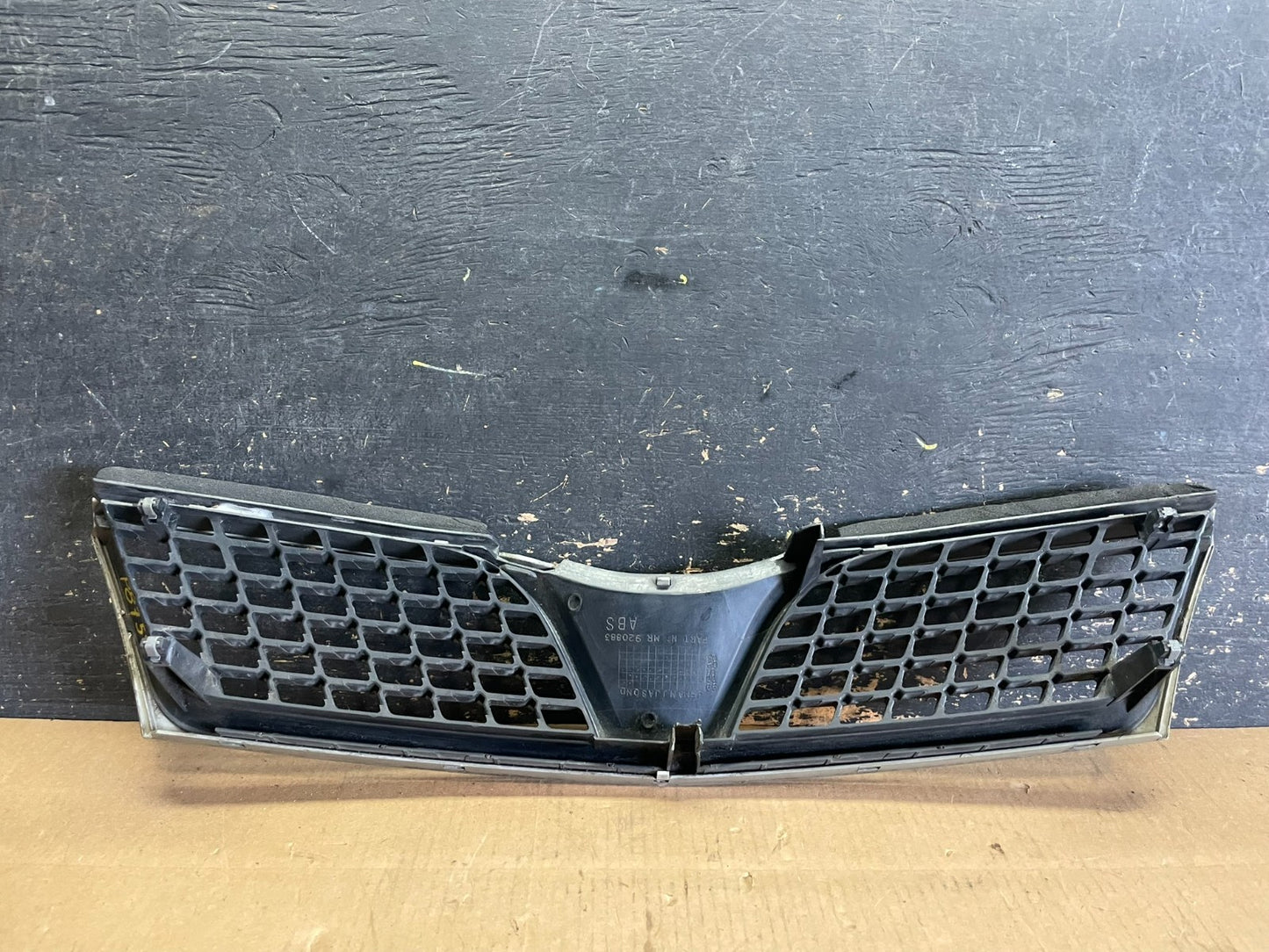 2002-2003 Mitsubishi Diamante Front Upper Grill Grille OEM AA22544