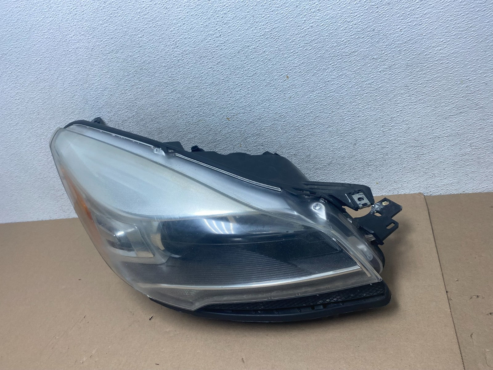 2013 - 2016 Ford Escape Headlight Right Passenger RH Side Xenon HID AG5711 DW1