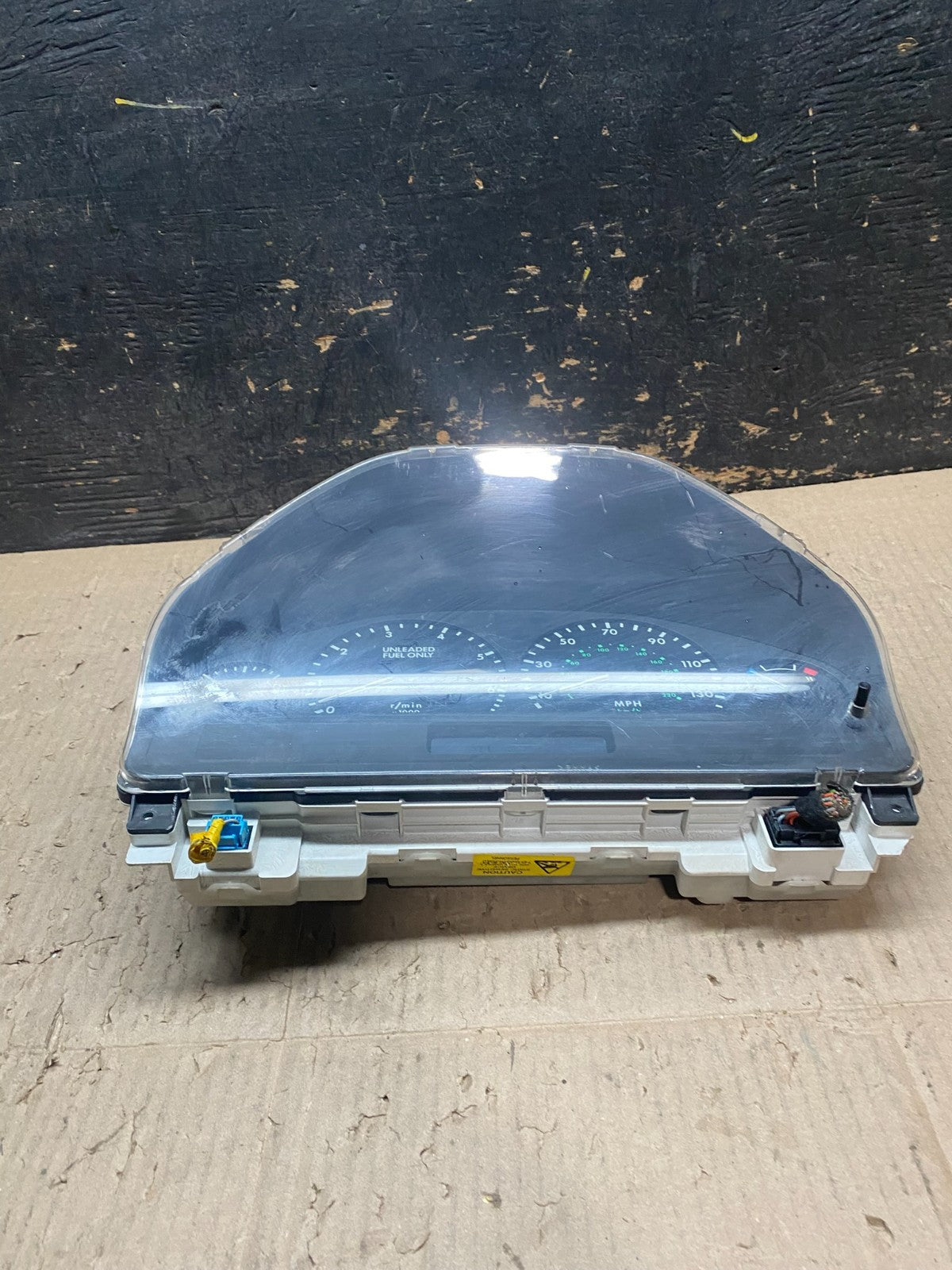 1998 to 1999 Land Rover Range Rover Speedometer Cluster Gauge x8085 DG1