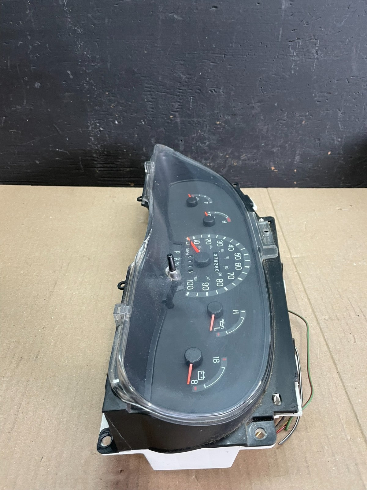 1999 to 2000 Ford E150 E250 E350 VAN Gauge Speedometer Cluster AB78324