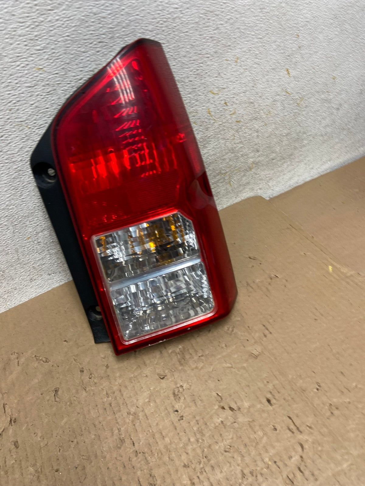 2005 to 2012 Nissan Pathfinder Right Passenger RH Side Tail Light AI1345 LK2
