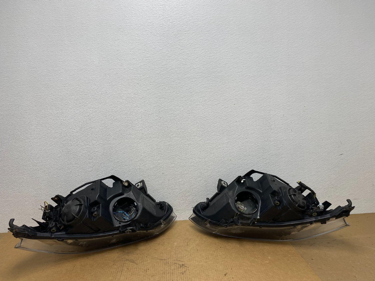 2004 to 2007 BMW 525i 5 Series Left+Right Set Halogen Headlights AC3624 DG6
