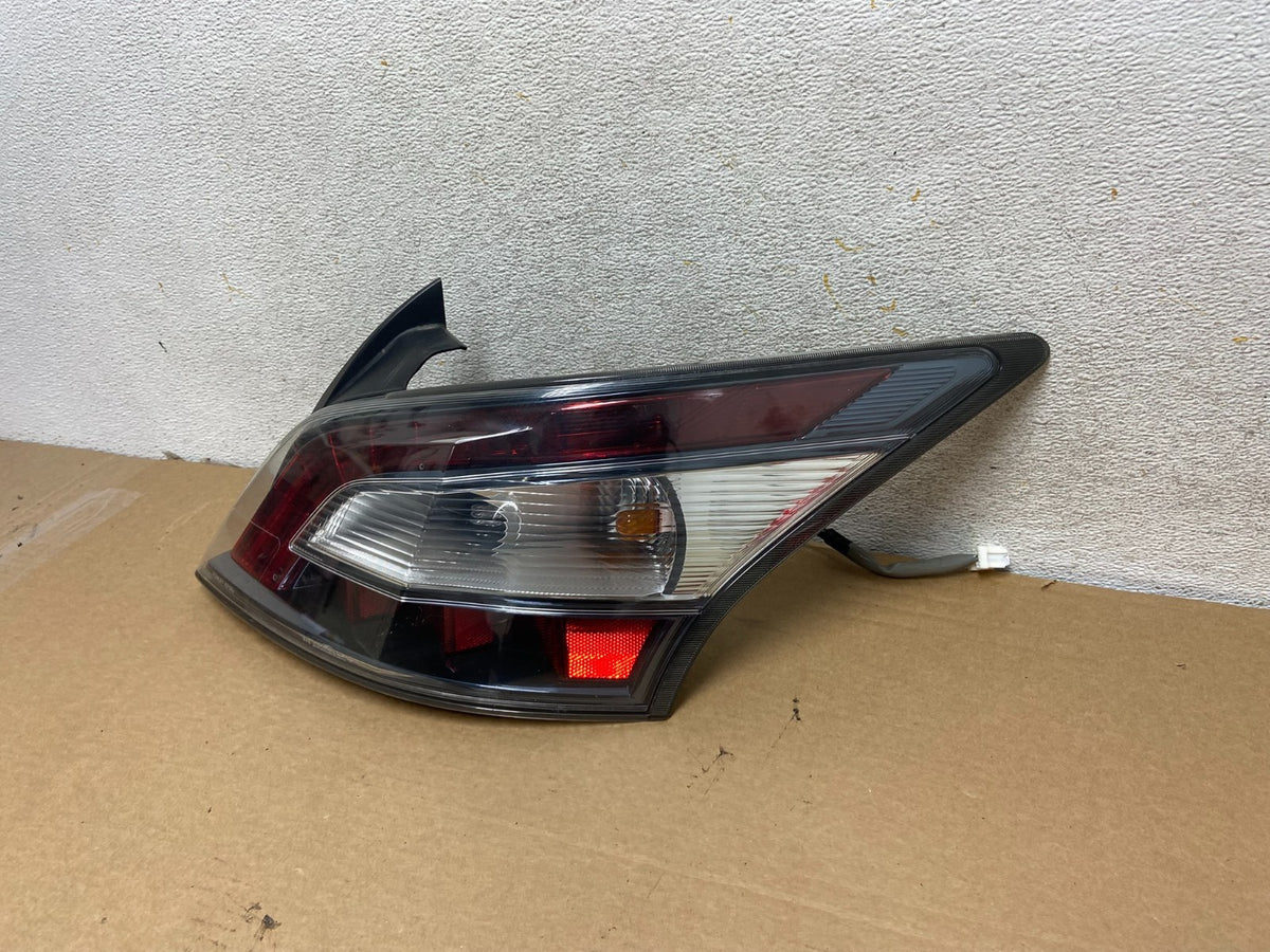 2012 2013 2014 Nissan Maxima Right Passenger Rh Side Tail light AH4419 DW2