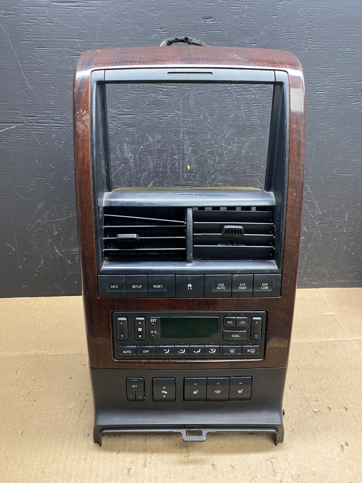2006 - 2010 Ford Explorer Radio Heater Climate A/C Control Bezel Trim ac6570 DG0