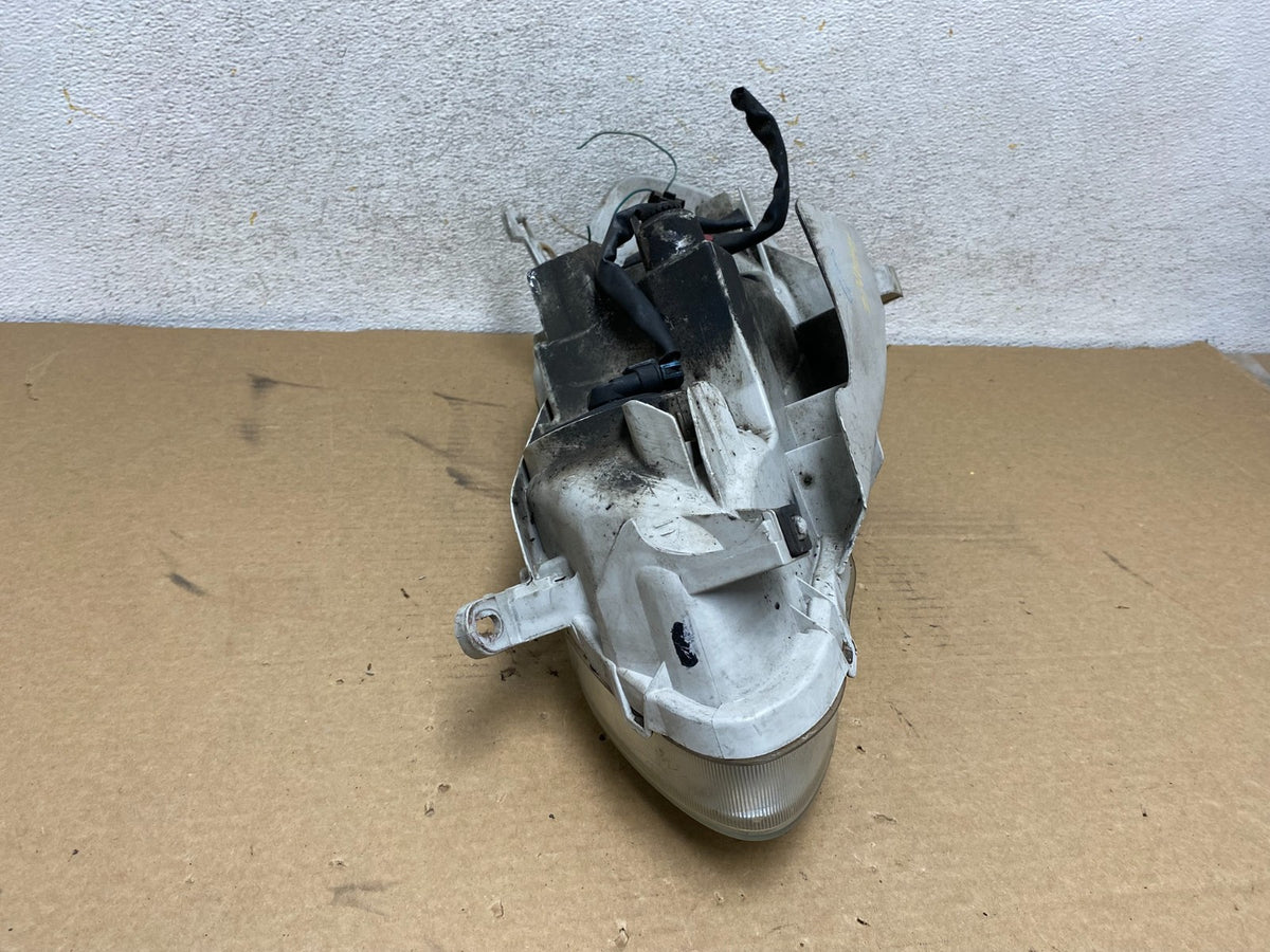 2005 to 2008 Toyota Corolla Right Passenger RH side Headlight AH4167 DW8