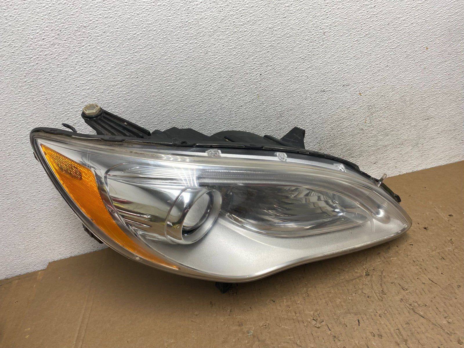 2011 2012 2013 2014 Chrysler 200 Right Passenger Halogen Headlight AD8158 DW0