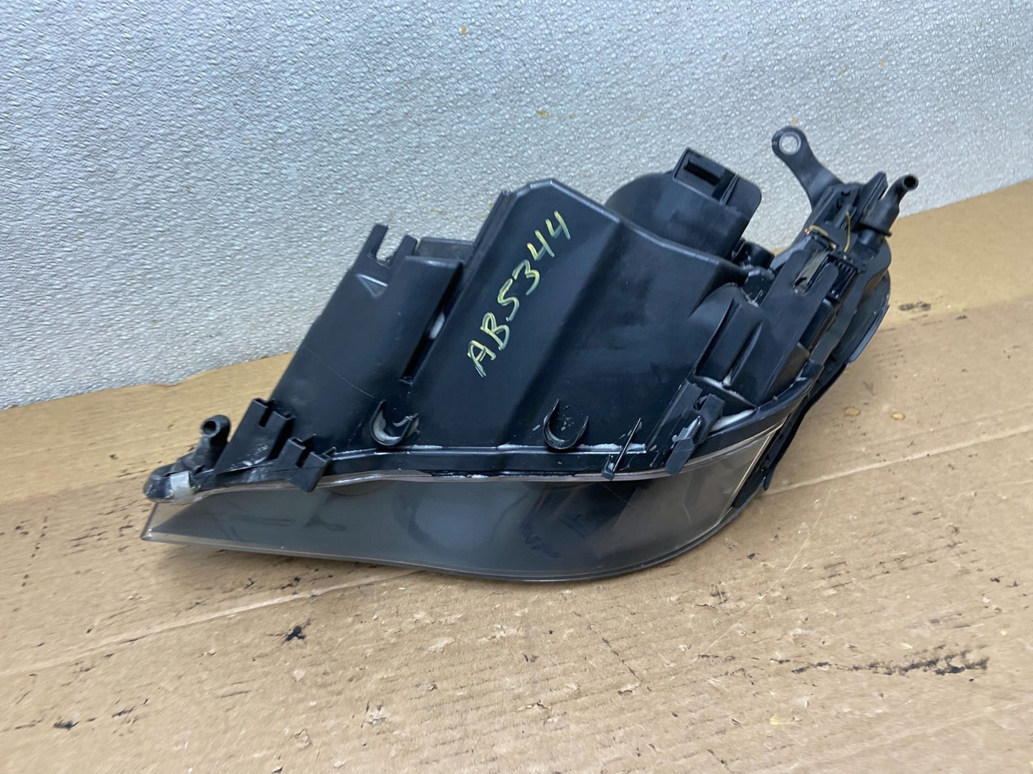 2008 to 2010 Bmw 5 Series 528i Halogen Right Headlight Oem AB5344 DW7