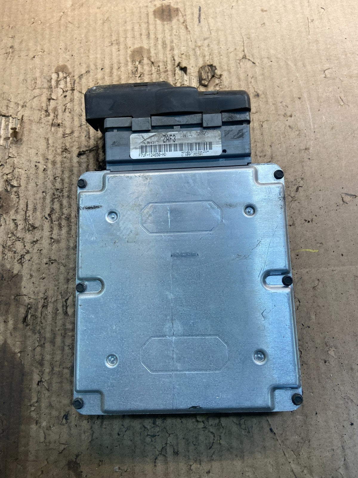 1997 Ford Van E-150 4.6L Engine Control Unit ECU Module F7UF-12A650-HD Z9022 DG1