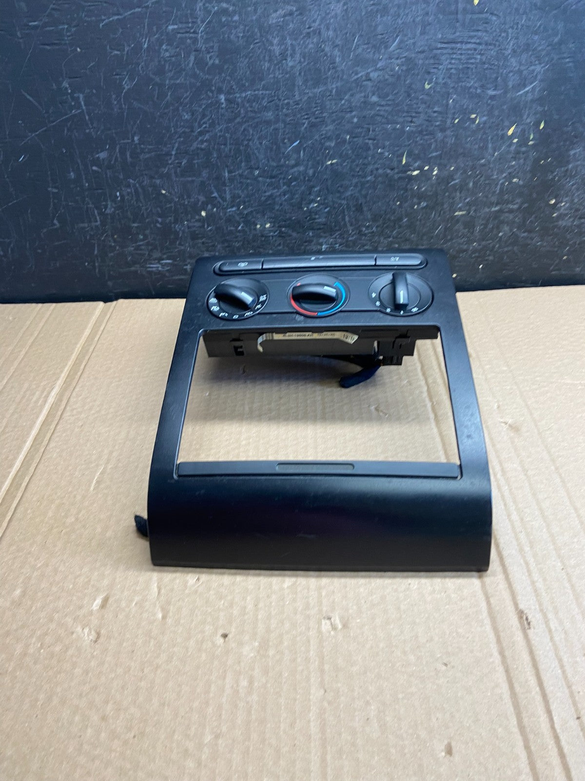 2004 to 2008 Ford F150 Radio Climate Dash Bezel Surround Black AF6112 DG3