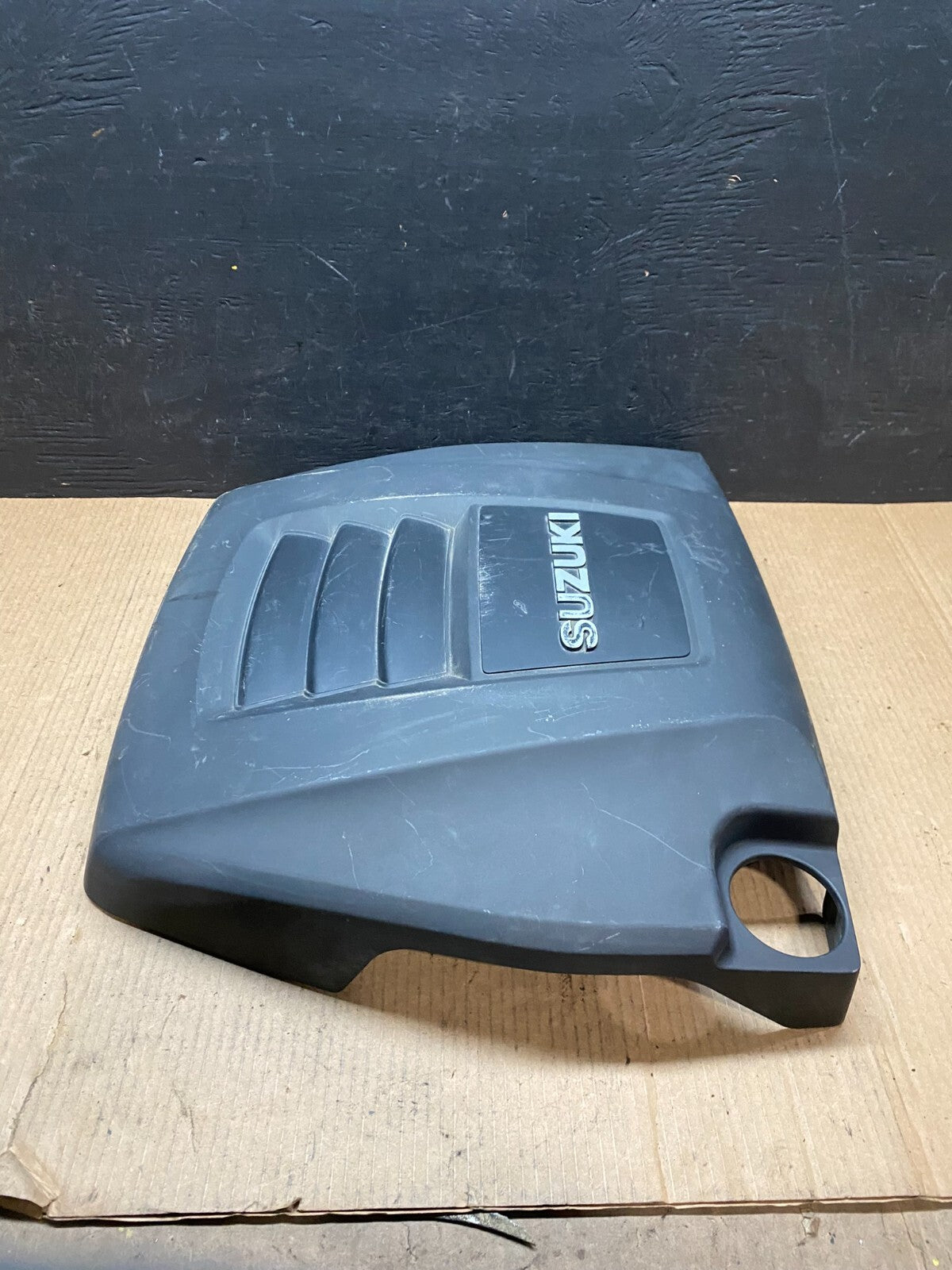 2010 to 2013 Suzuki Kizashi 2.4L Engine Cover F66373