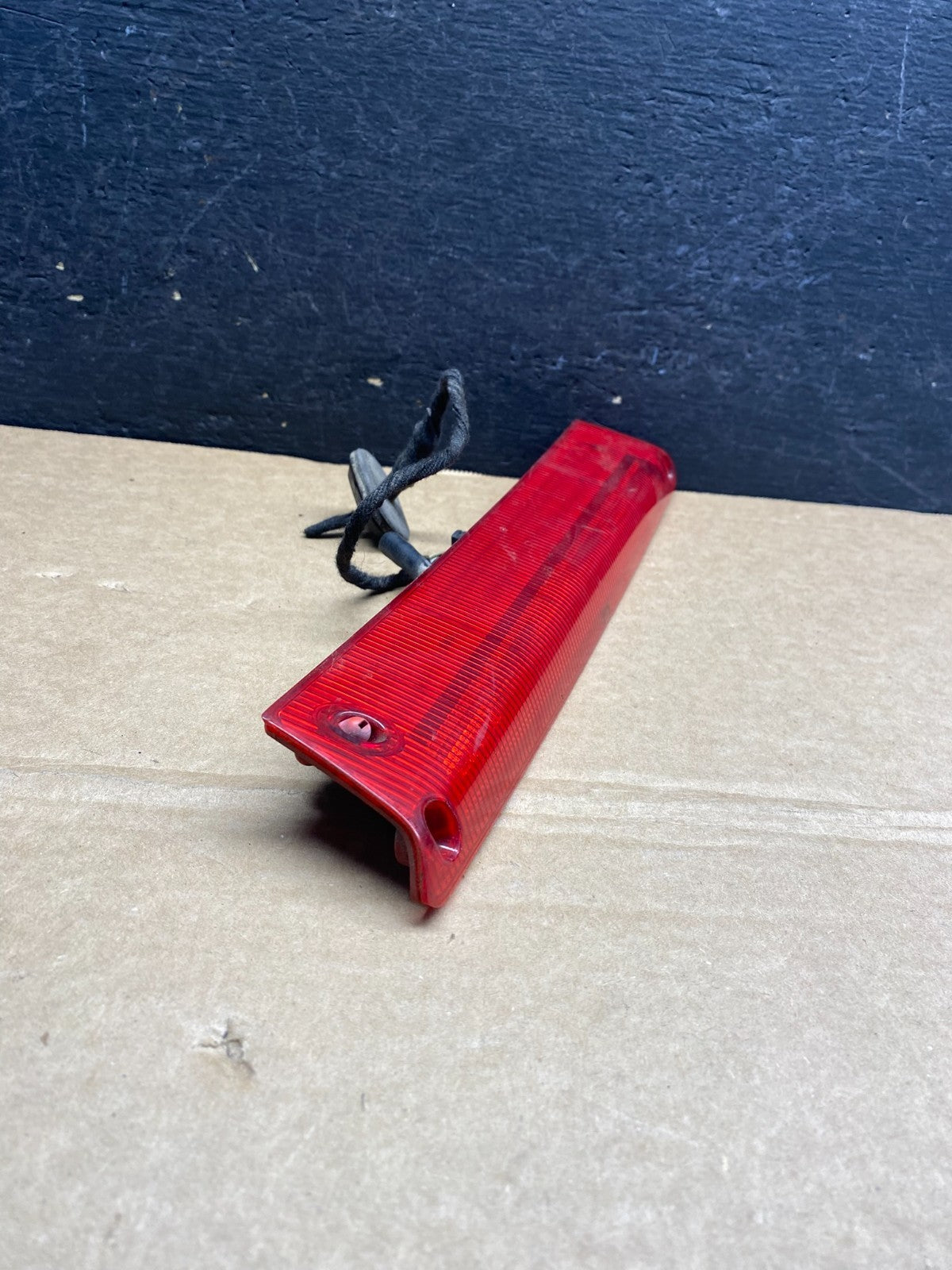 2012 to 2017 Ford Focus SE Trunk Lid Hatch 3rd Brake Light af6862 DG2