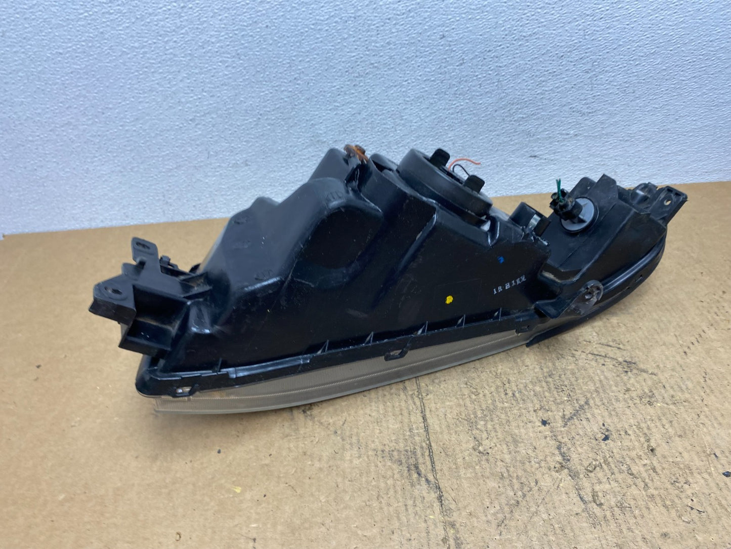 2002 to 2003 Mitsubishi Galant Left Driver LH Side Headlight AC3680 DW5