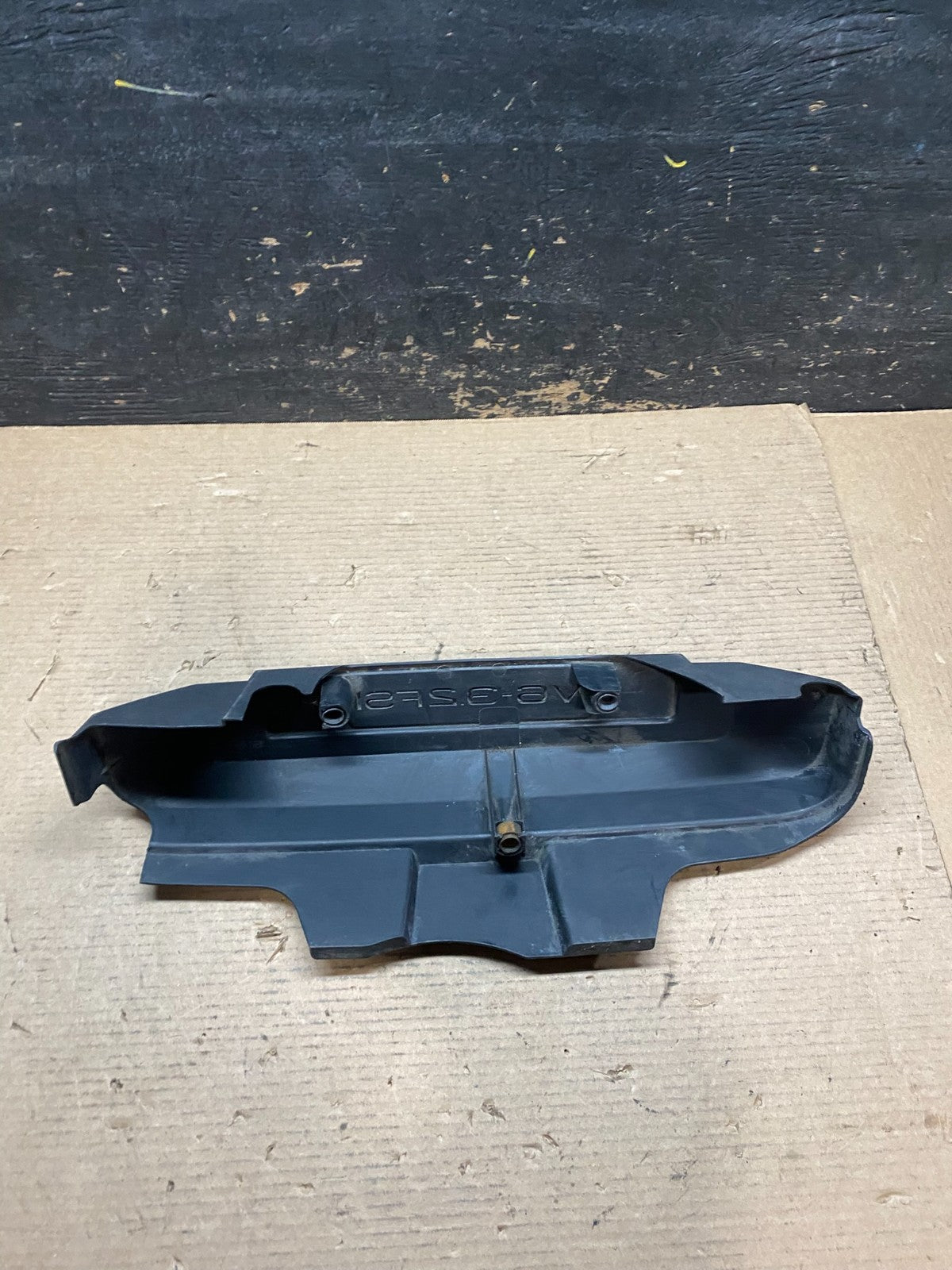 2008 to 2008 Audi  A6 3.2L Engine Motor Cover OEM v7091 DG5
