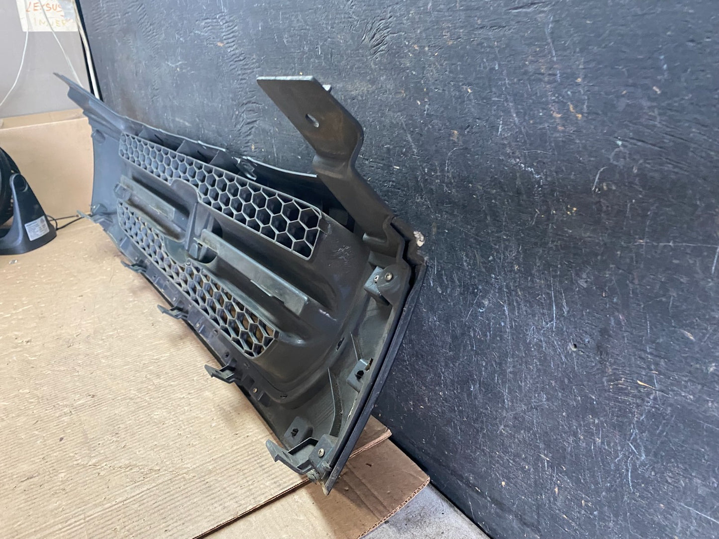 2003 2004 2005 Honda Pilot Front Upper Grill Grille Oem P6101 DG10