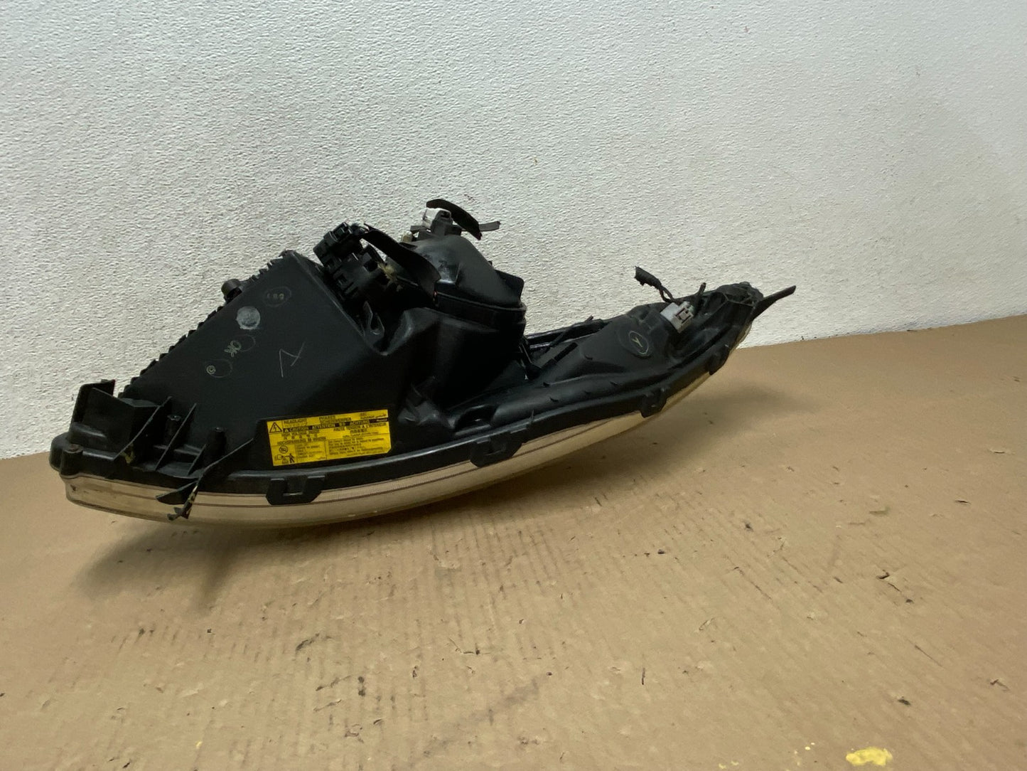 2004 - 2005 Toyota Prius Left Driver Lh Xenon HID Headlight AG7963 DW5
