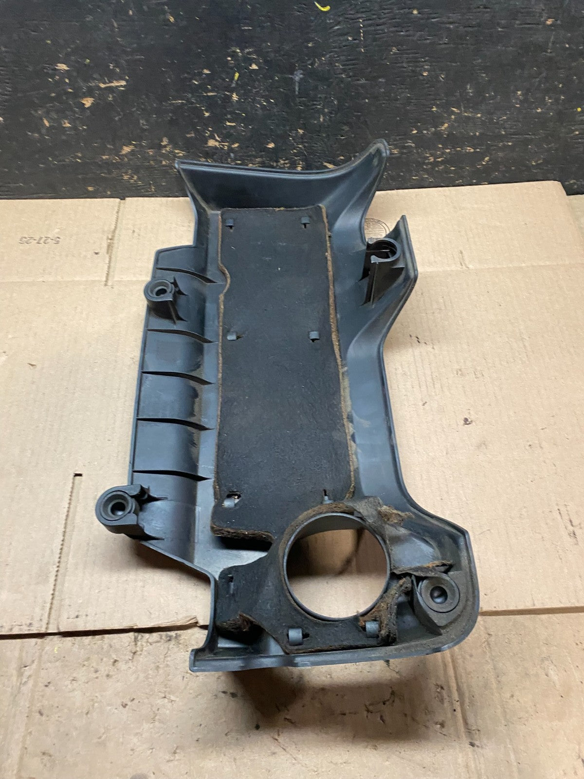 2003 to 2006 Volvo XC90 OEM 2.9L Upper Top Engine Motor Dust Cover Oem W2468 DG6