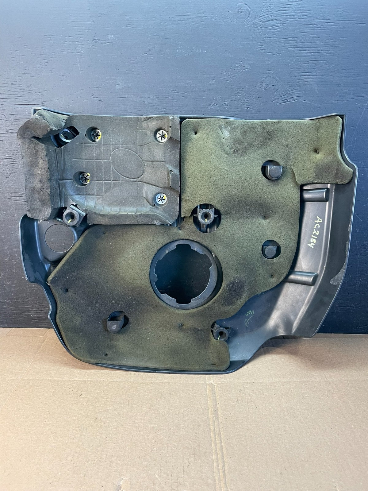 2012 to 2014 Jeep grand Cherokee 3.6L Engine Cover OEM AC2154 DG1