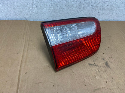 2001 - 2003 Toyota Sienna Right Passenger Rh Side Inner Tail Light AD2787 LK2